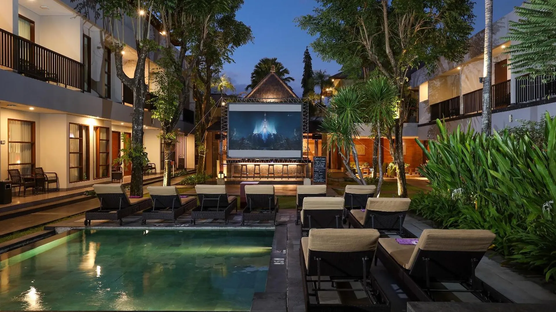 Amadea Resort & Villas Seminyak  4*, Seminyak (Bali)