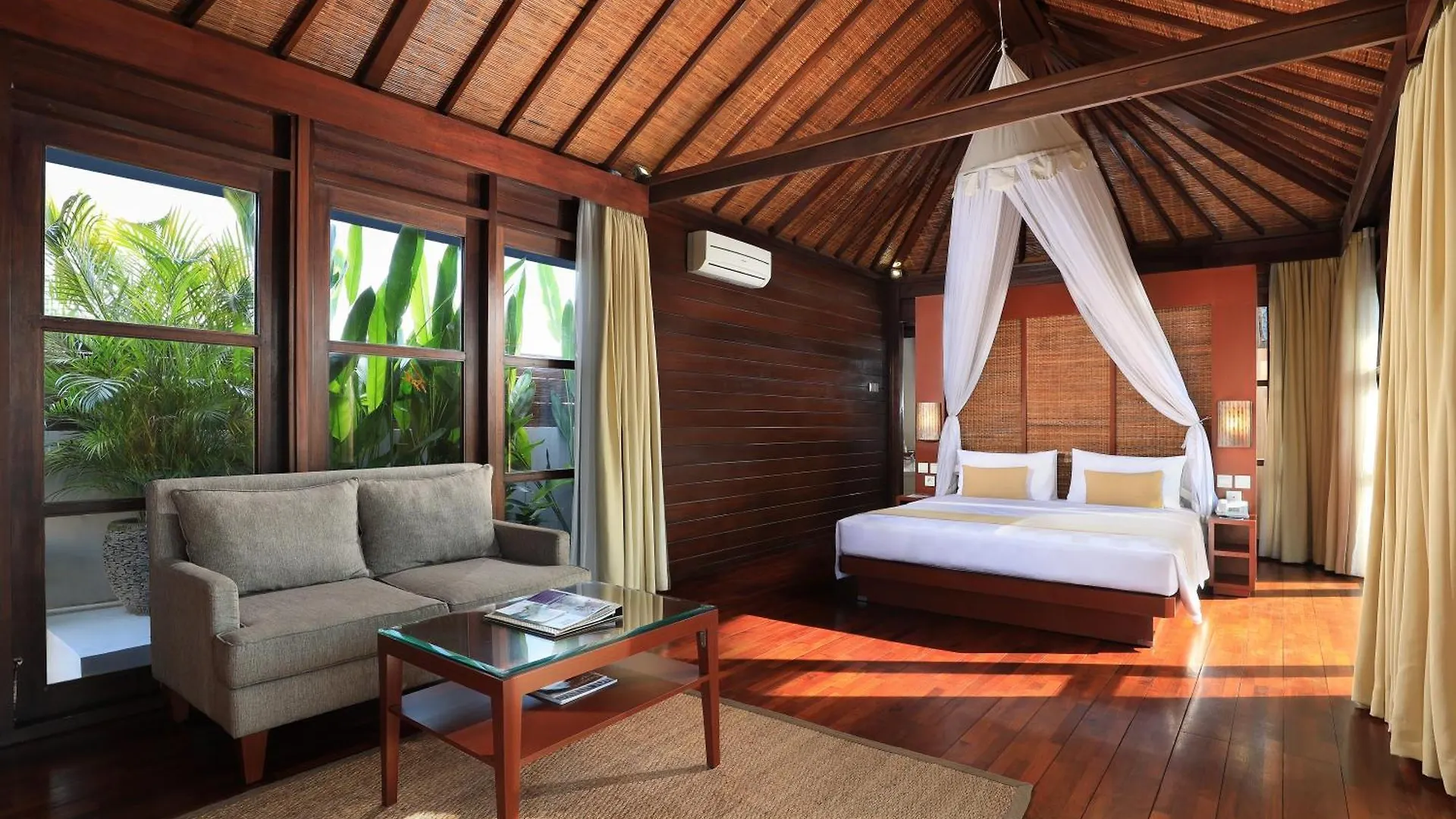 Amadea Resort & Villas Seminyak 4*,